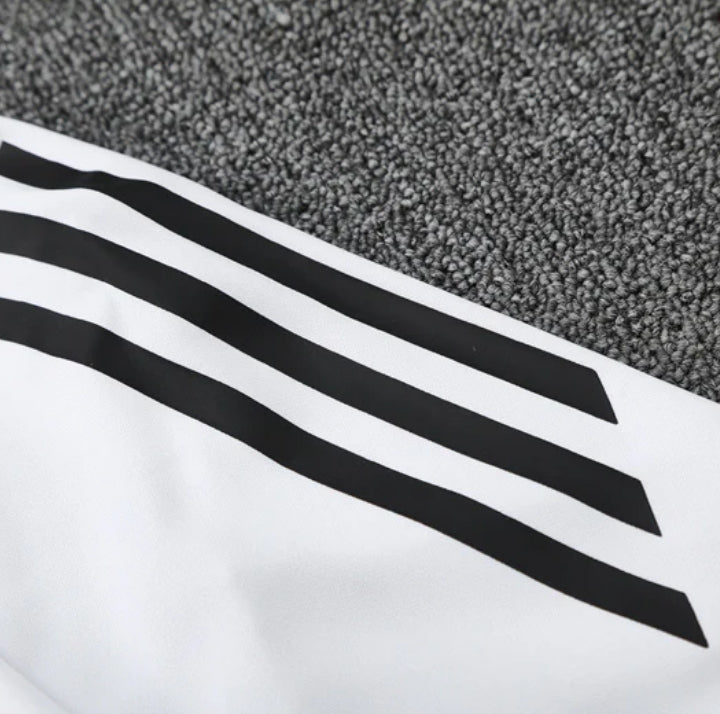 2025/2026 Manchester United White Tracksuit